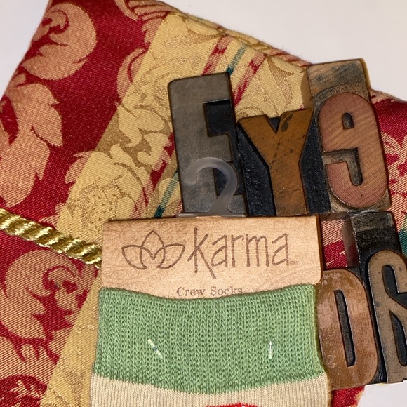 🆕🎄KARMA “No Elf Control” Women’s Crew Socks - Picture 4 of 8